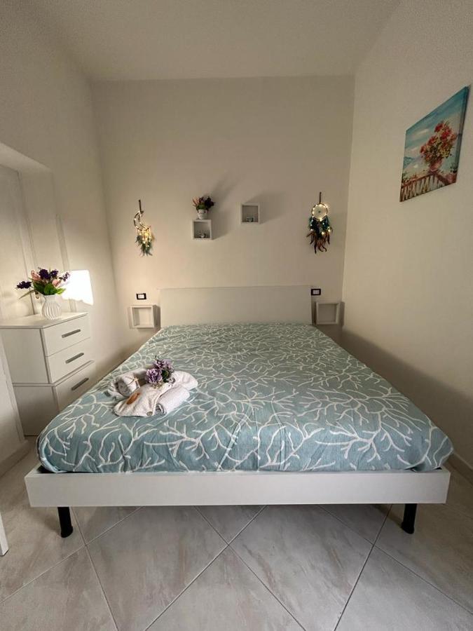 La Casa In Piazza Hotel Terrasini Bagian luar foto
