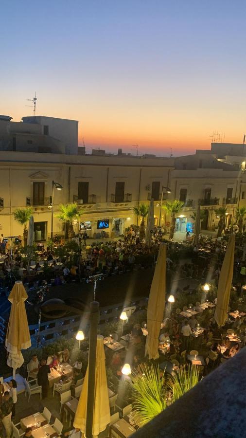 La Casa In Piazza Hotel Terrasini Bagian luar foto